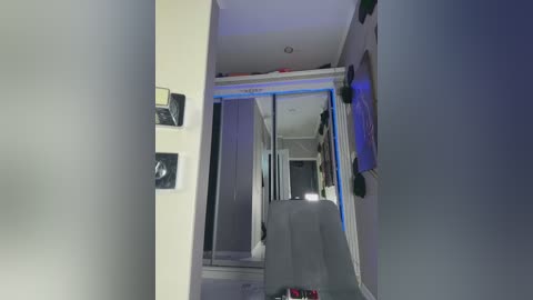 adel9 free recording from 2025-12-16 05:37:00