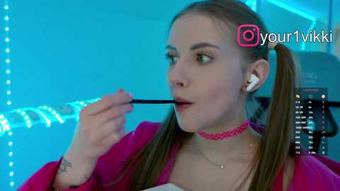 _vikkil0vescheese_ free recording from 2025-12-19 06:20:00