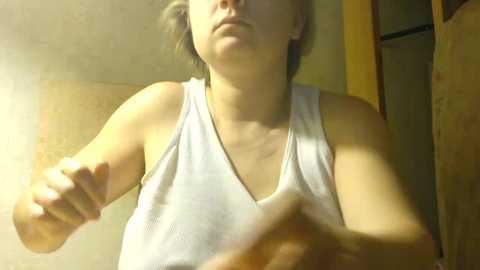 esterjohns free recording from 2025-12-22 04:09:00