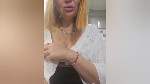 pink_lips free recording from 2026-04-25 00:09:00