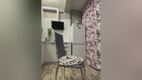 pink_lips free recording from 2026-04-25 00:09:00