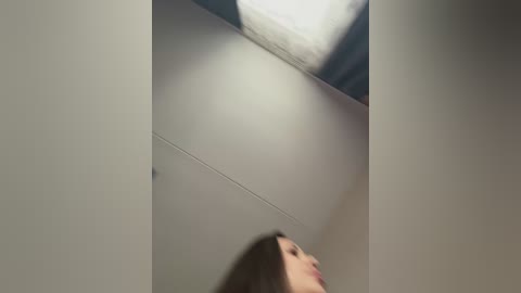 _hennessy_ free recording from 2026-04-05 01:57:00