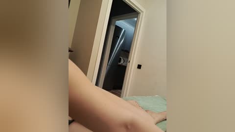 milan_031 free recording from 2026-04-07 00:38:00