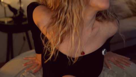 _queen_maria_ free recording from 2026-04-14 02:21:00