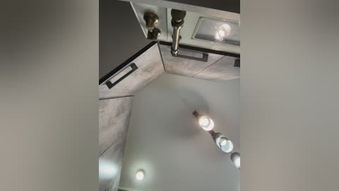 vero19nika free recording from 2026-04-14 00:08:00