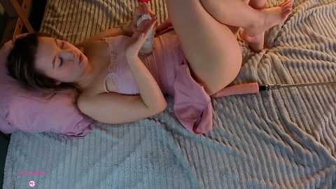 hevenlyrose free recording from 2026-04-12 19:18:00