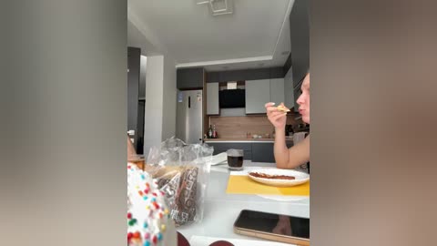 lolave free recording from 2026-04-14 02:21:00