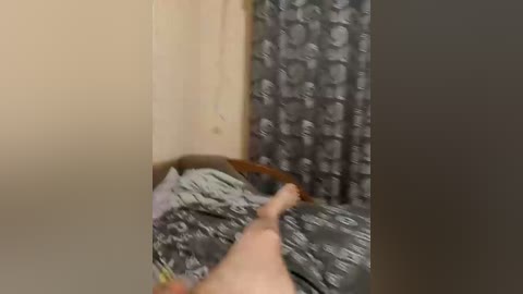 girl_7 free recording from 2026-04-13 21:42:00