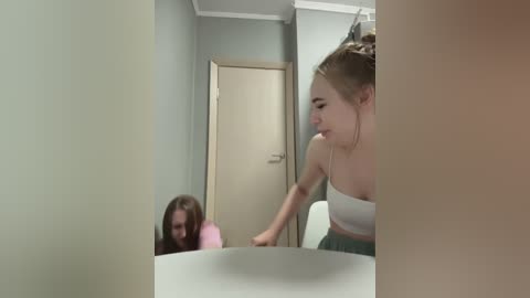 kiracouple free recording from 2026-04-14 01:53:00