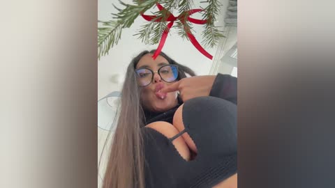 kiss_krisss free recording from 2026-04-14 02:03:00