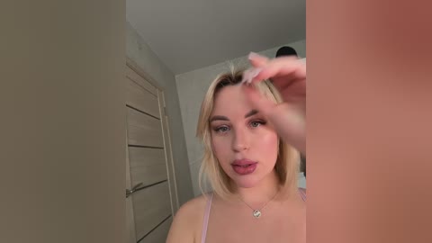 mila_m free recording from 2026-04-17 00:20:00