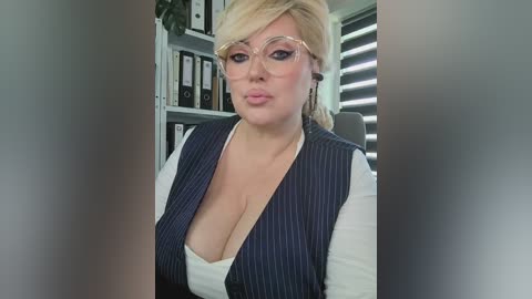 janna37 free recording from 2026-04-17 00:45:00