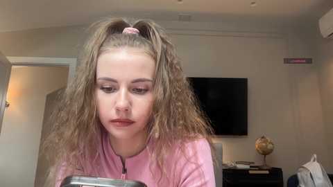 _vikkil0vescheese_ free recording from 2026-04-19 00:36:00