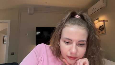 _vikkil0vescheese_ free recording from 2026-04-19 00:36:00