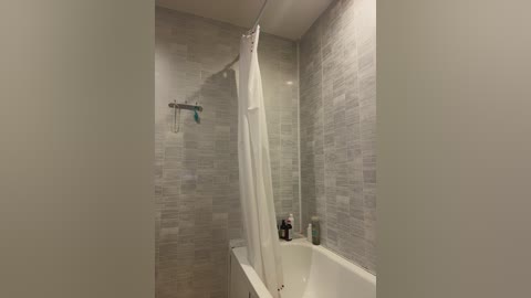 littledelora free recording from 2026-04-19 00:09:00