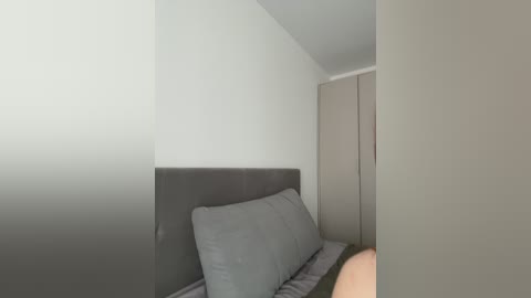 tati16 free recording from 2026-04-19 03:28:00