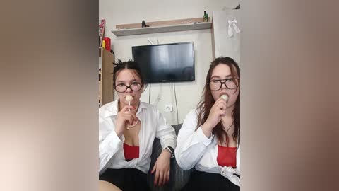 alica_and_angelina free recording from 2026-04-21 01:14:00