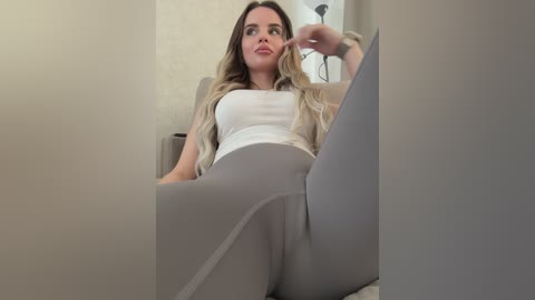 ledymiya free recording from 2026-04-23 00:12:00