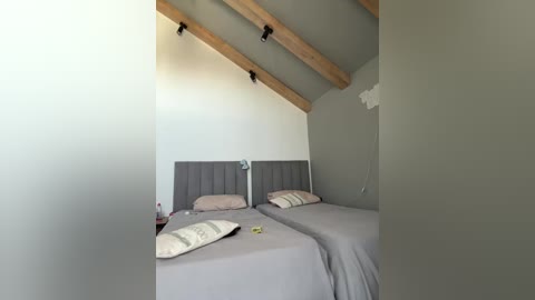 nezukoo free recording from 2026-04-22 02:04:00