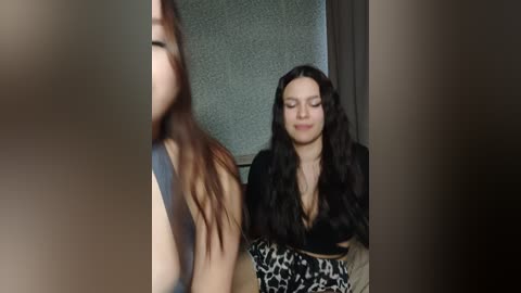 alica_and_angelina free recording from 2026-04-25 01:12:00