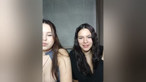 alica_and_angelina free recording from 2026-04-25 01:12:00