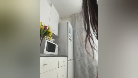 kiss_krisss free recording from 2026-04-27 00:02:00