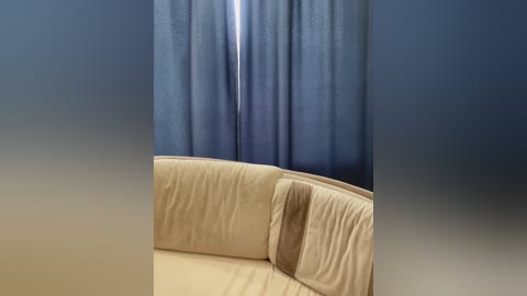 3hotandyoung3 free recording from 2026-05-02 01:05:00